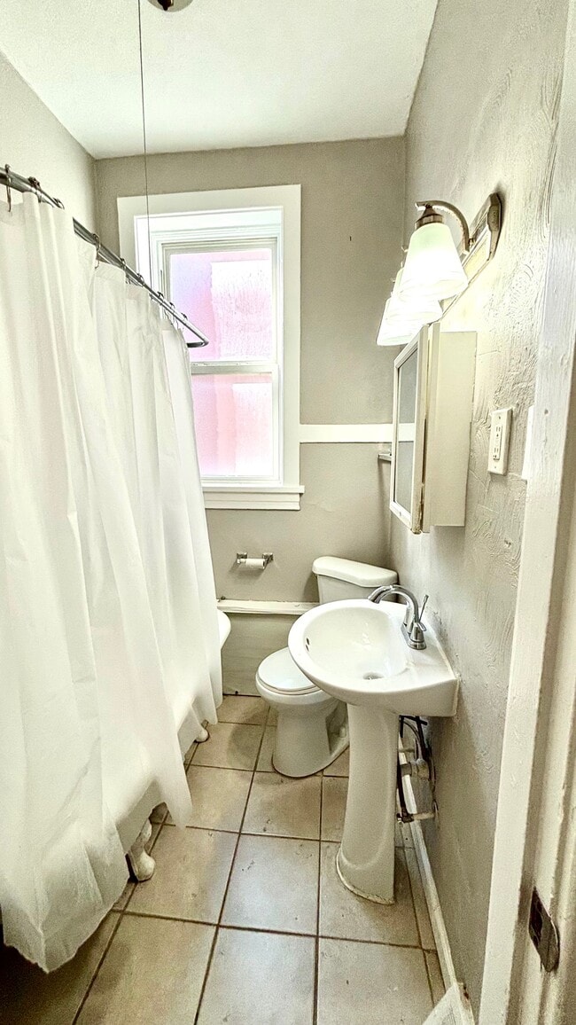 Building Photo - 3550 Magnolia Ave