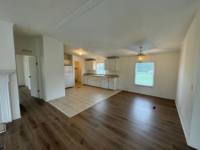 Building Photo - Nice 3/2 Trailer in Shannon- $1,195