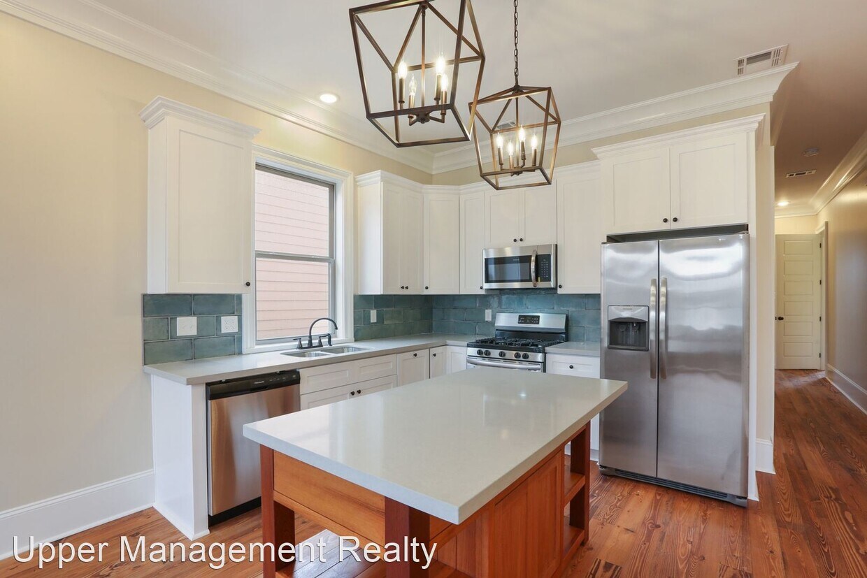 Primary Photo - 3 br, 2 bath Apartment - 1809-11 Laharpe 1...