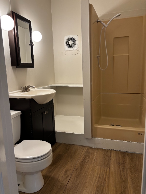 Building Photo - 613 Vine St