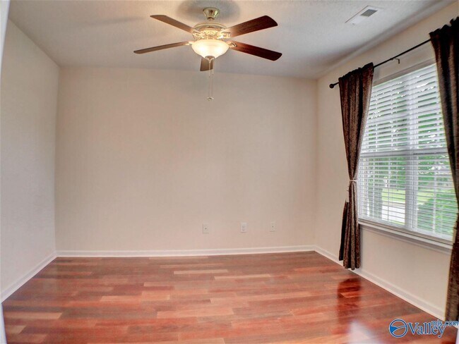 Building Photo - 100 Stockport Cir
