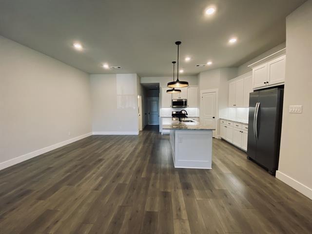 Building Photo - 615 Cloverleaf Dr