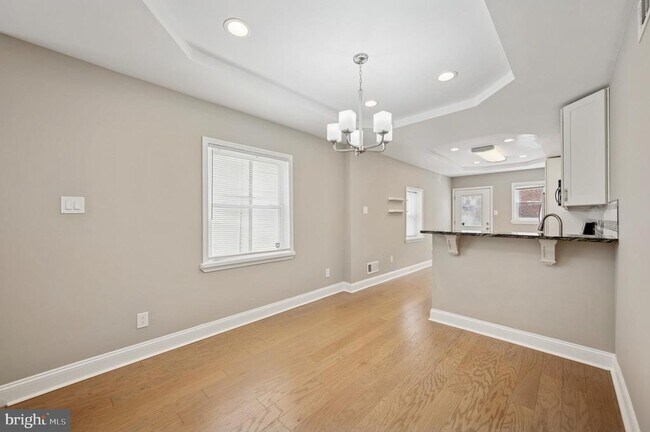 Foto del edificio - 2354 Duncan St