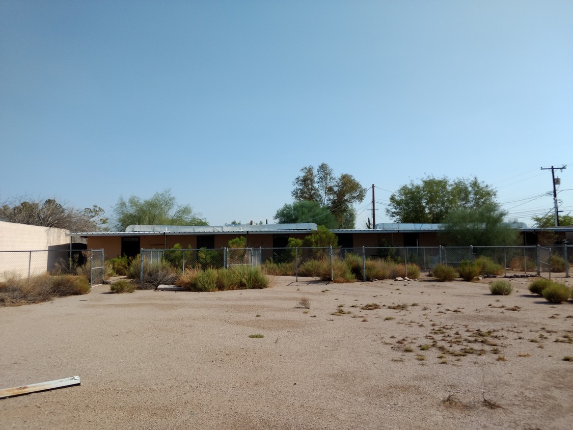 Building Photo - 486 S Desert View Dr