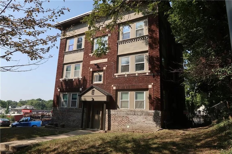 108 N Mersington Ave Unit Apt 2N, 3N, Kansas City, MO 64123 Room for