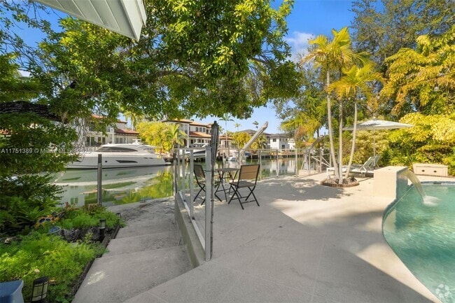 Building Photo - 13060 Lerida St