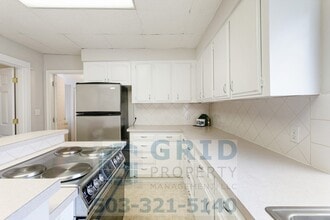 Building Photo - 9339 N Oswego Ave