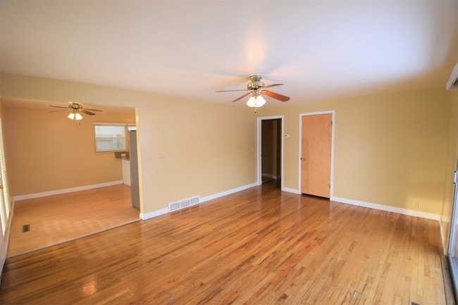 Building Photo - 1463 Lynnwood Ave