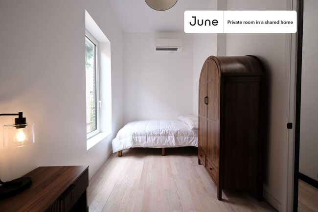 Private bedroom in 4 bed/4 bath Home - Private bedroom in 4 bed/4 bath Home