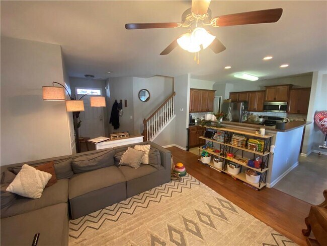 Building Photo - 41 Highland Pointe Cir W