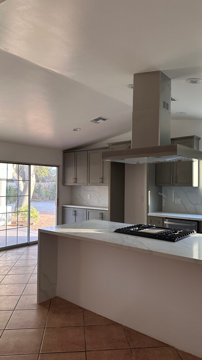 Building Photo - 31200 Avenida El Mundo