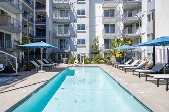 Chandler Apartments in North Hollywood photo'