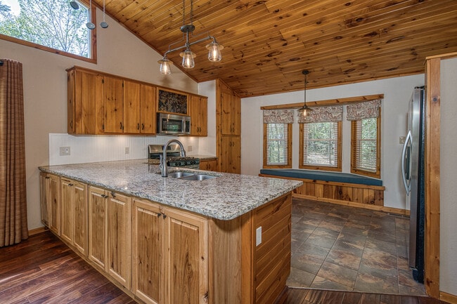 Foto del edificio - 292 Holly Cove Cir