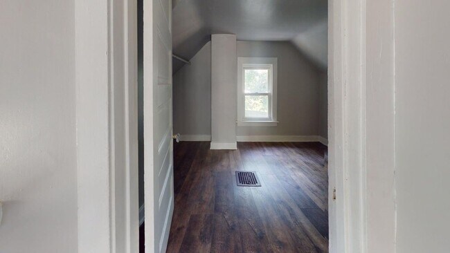 Foto del edificio - 4 Bedroom Single Family Home