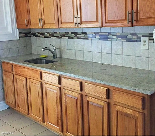 Building Photo - 1815 Centre St