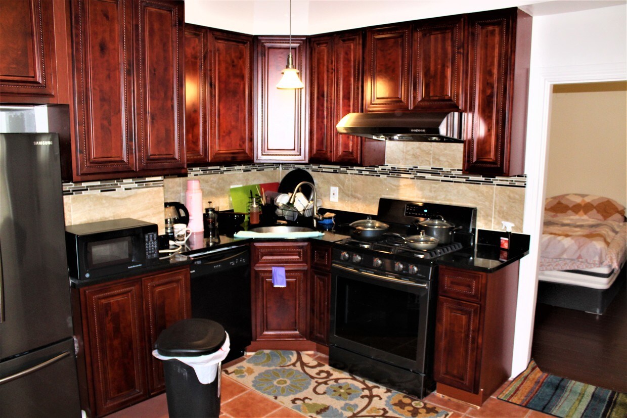 30 Elmwood Ave, Quincy, MA 02170 Apartments in Quincy, MA