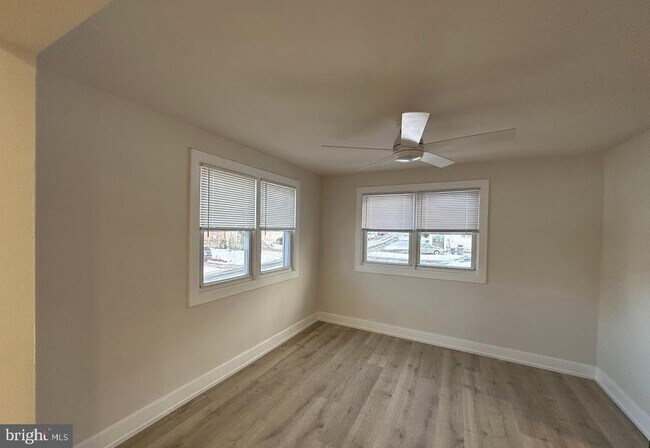 Foto del edificio - 2259 Hamilton Ave