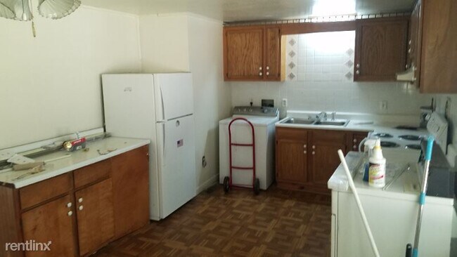 Building Photo - 3 br, 1 bath House - 2416 Wood St