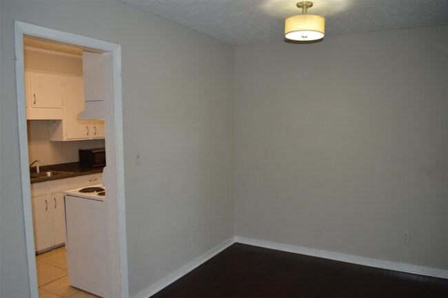 Building Photo - 505 Lorenz Blvd
