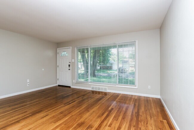 Building Photo - 810 Babler Dr