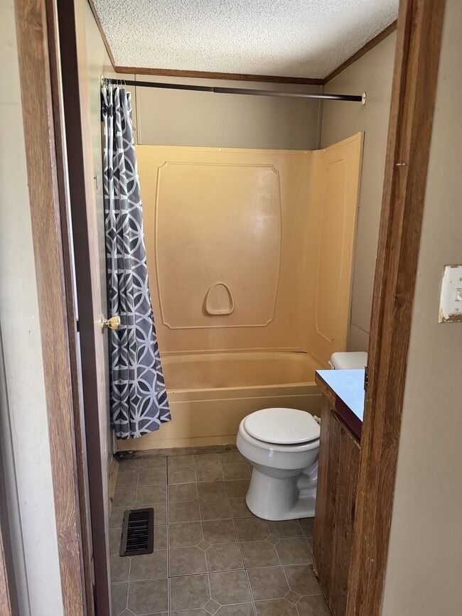 Building Photo - 229 Reggie Rd