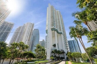 Building Photo - 900 Brickell Key Blvd