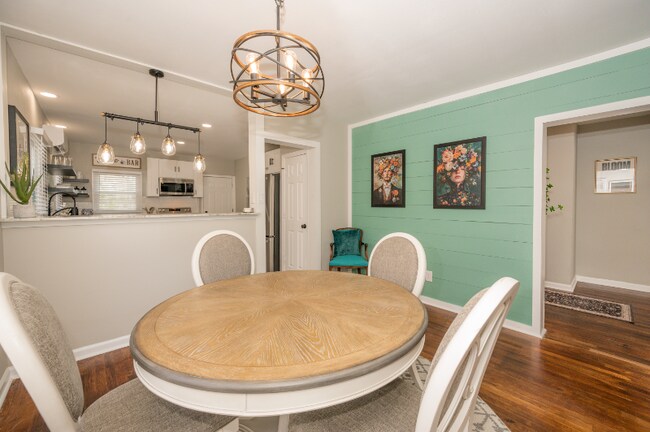 Foto del edificio - 611 W Houston St