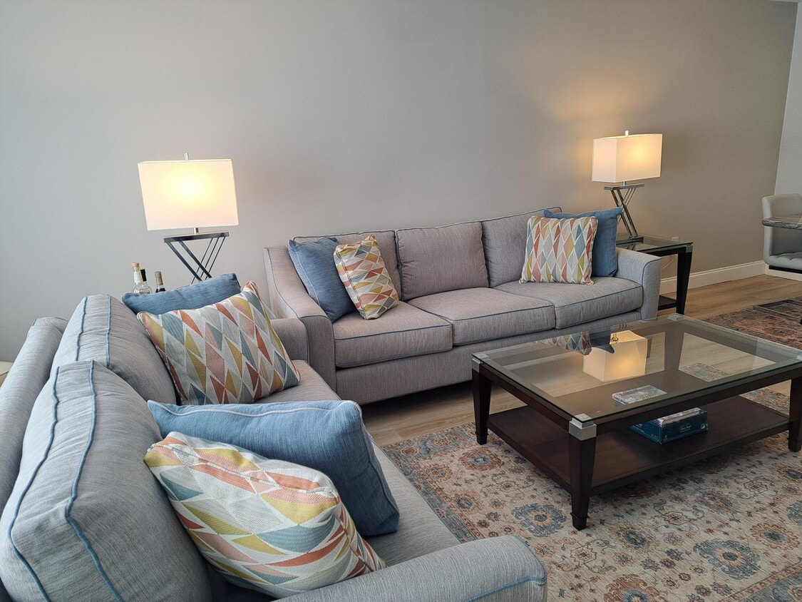 Foto principal - 1502 S Lakeside Dr