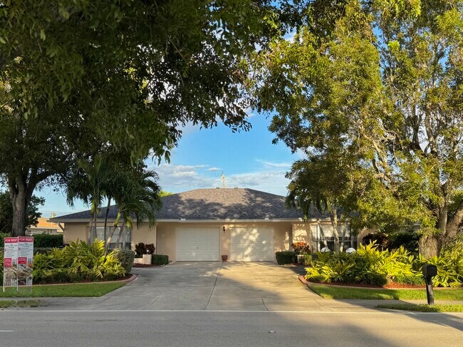 Building Photo - 3633 Country Club Blvd