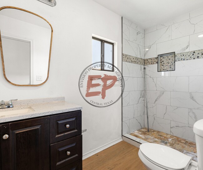 Foto del edificio - 649 Joy Lynn Rd