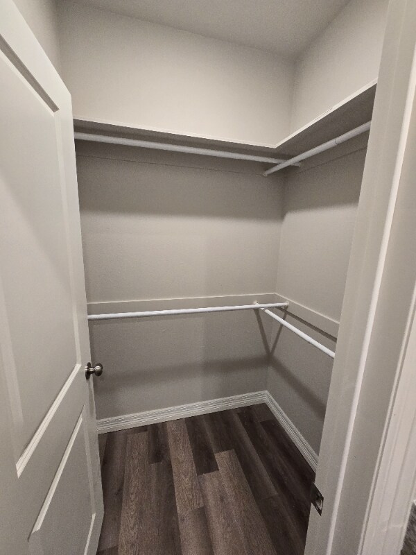 Building Photo - 1215 Fairway Dr