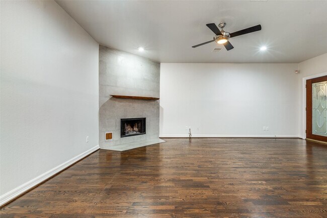 Building Photo - 1318 Peden St