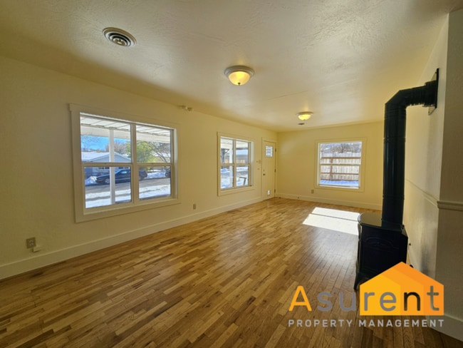 Building Photo - Charming 2-bedroom 1-bathroom home with a bonus room