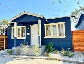 Building Photo - 3708 St Andrews Pl