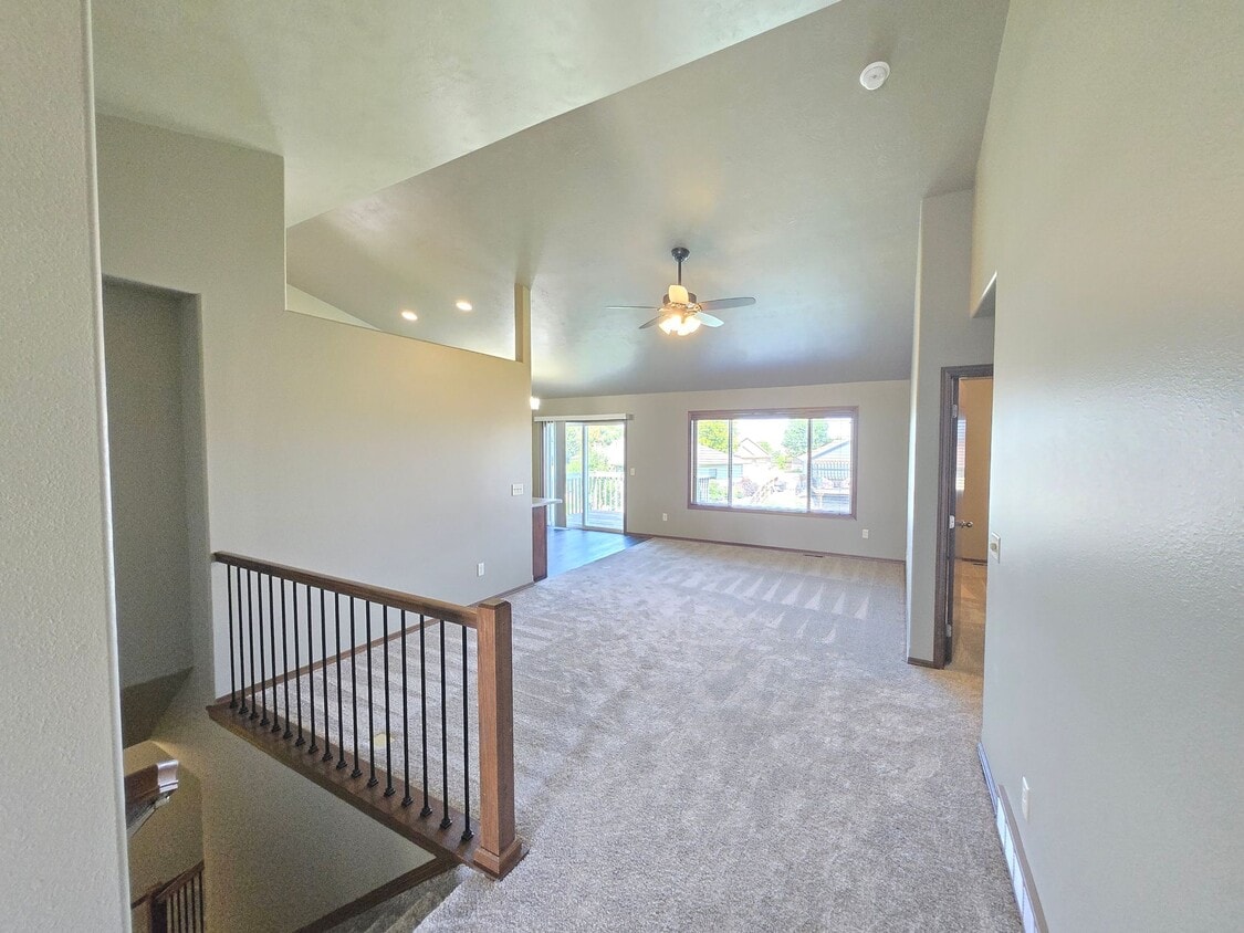 Primary Photo - East Sioux Falls 4 Bed, 3 Bath Walkout Twi...
