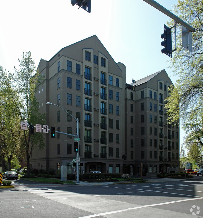 High Street Terrace Apartments in Eugene, OR