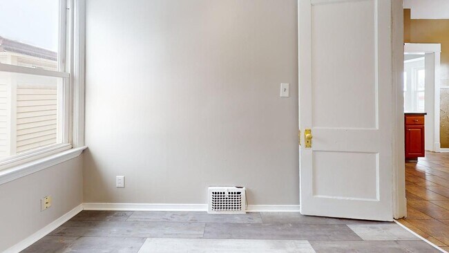 Foto del edificio - 3360-3362 W 84th St