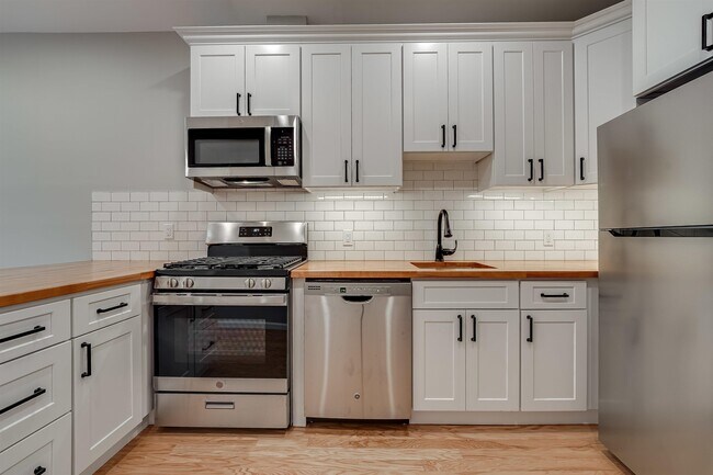 Foto del edificio - 813 Park Ave