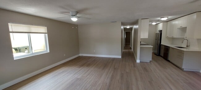 Building Photo - 904 Mandarin Is