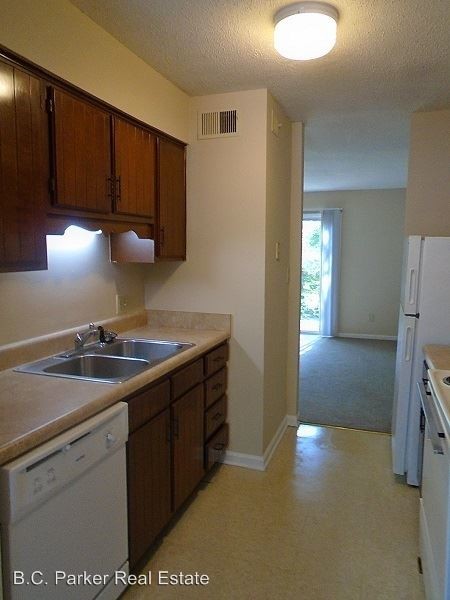 Foto del edificio - 1212 Collins Dr