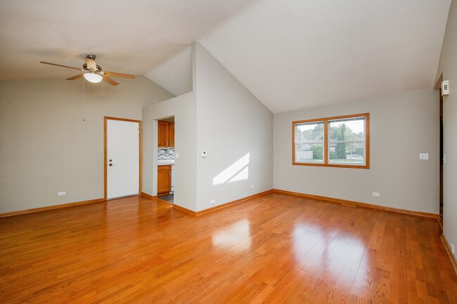 Building Photo - 1309 Duke Dr
