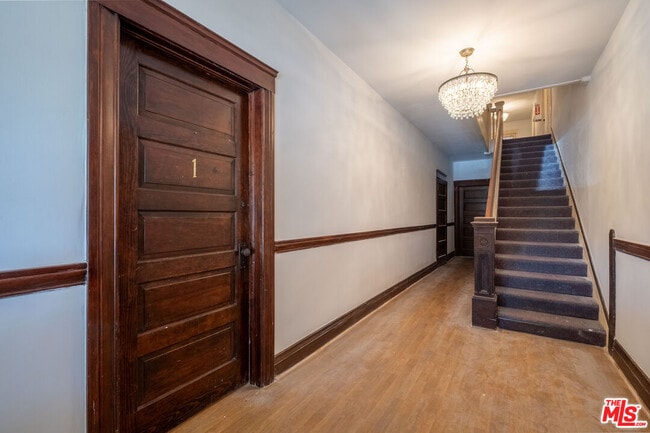 Building Photo - 108 N Broadway