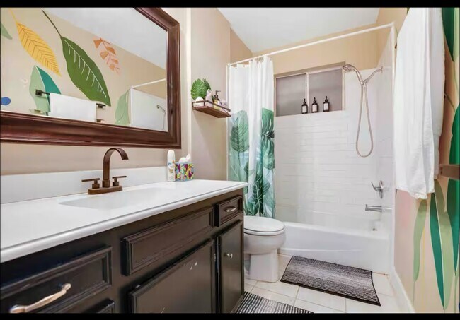 Foto del edificio - 3107 Cherry Creek Dr