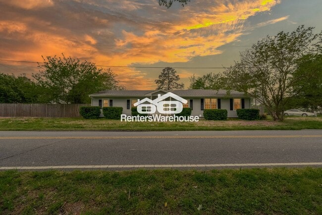 Building Photo - 792 Hillwell Rd