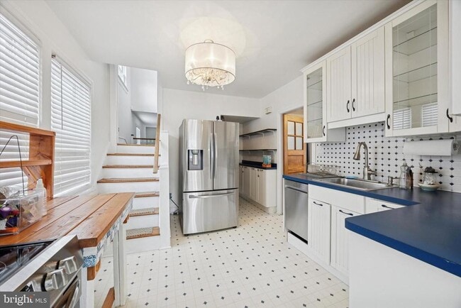 Building Photo - 74 Drexel Ave