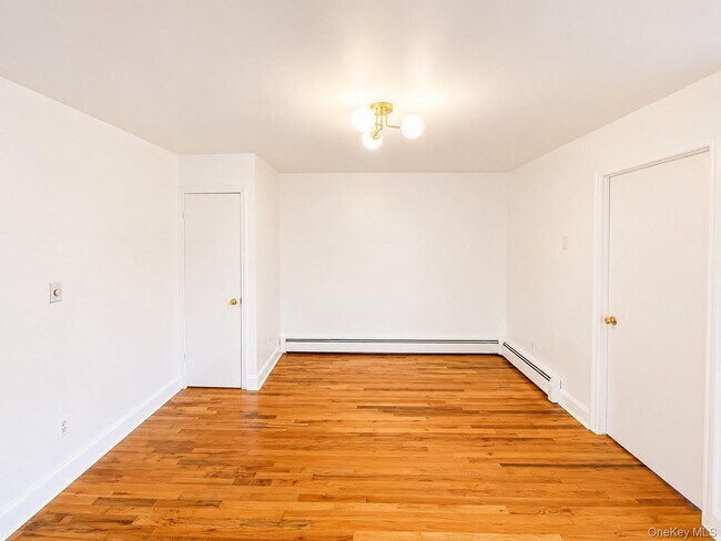 Foto del edificio - 533 Soundview Ave