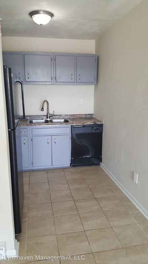 Primary Photo - 1372 W Ocean View Ave