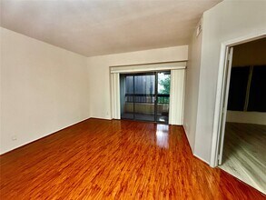 Building Photo - 2213 S Braeswood Blvd
