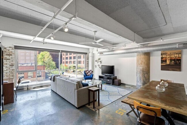 Foto del edificio - 700 N Washington Ave