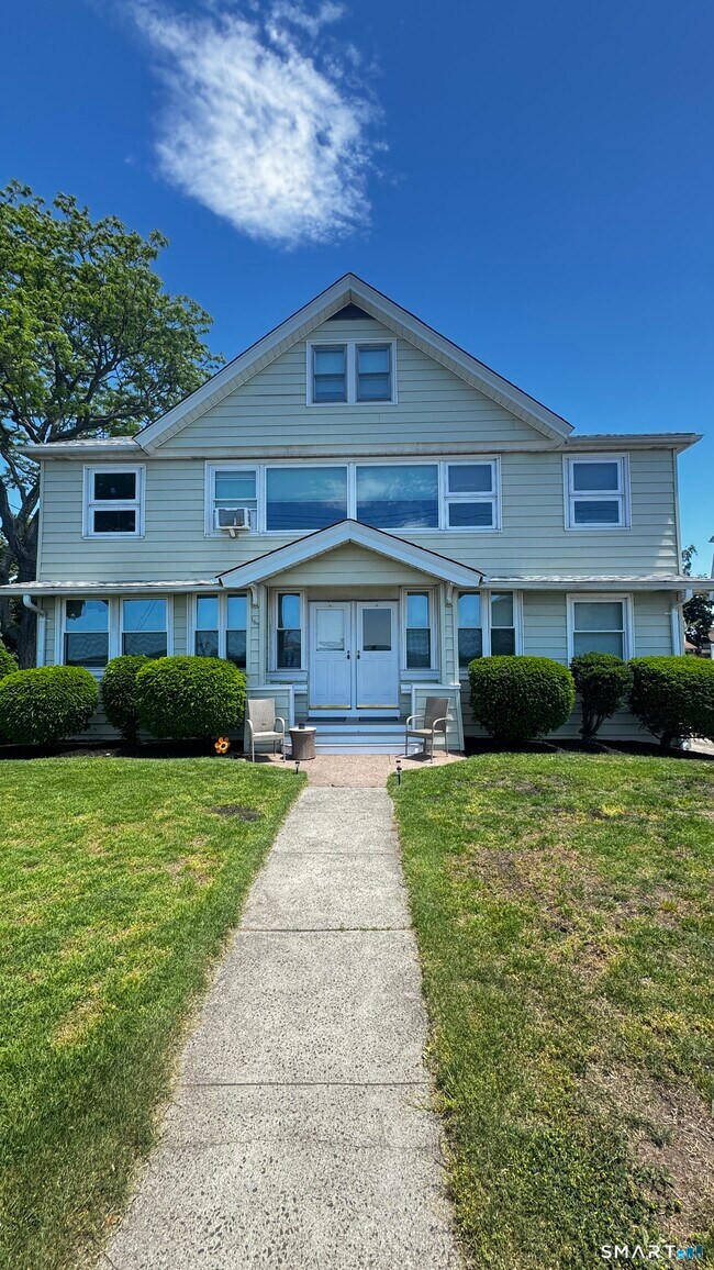 Foto del edificio - 165 Townsend Ave
